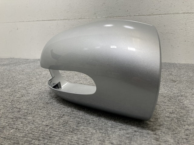 新品!Cクラス W203 純正 右 ドアミラーカバー 203 811 04 60 20381104609775 イリジウムシルバー 775 メルセデスベンツ(134743)