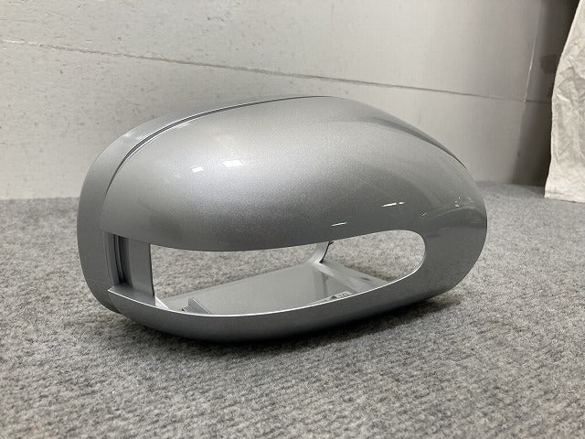 新品!Cクラス W203 純正 右 ドアミラーカバー 203 811 04 60 20381104609775 イリジウムシルバー 775 メルセデスベンツ(134744)