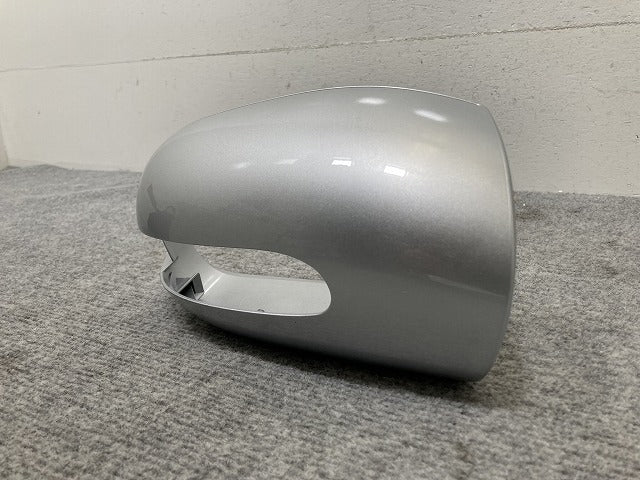 新品!Cクラス W203 純正 右 ドアミラーカバー 203 811 04 60 20381104609775 イリジウムシルバー 775 メルセデスベンツ(134744)