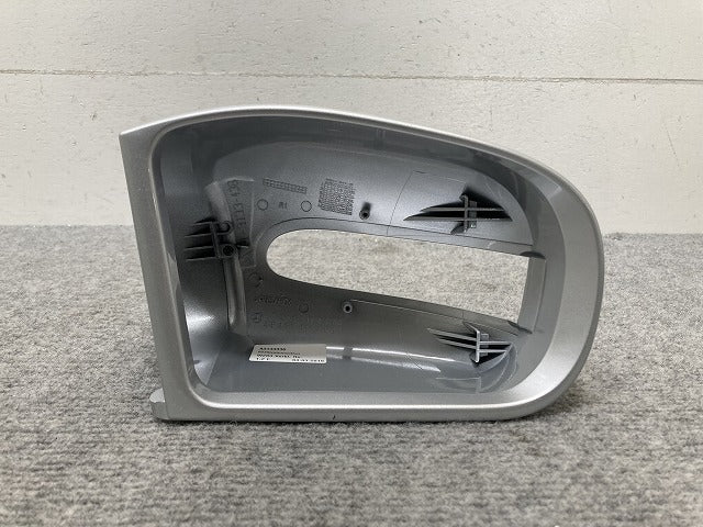 新品!Cクラス W203 純正 右 ドアミラーカバー 203 811 04 60 20381104609775 イリジウムシルバー 775 メルセデスベンツ(134744)