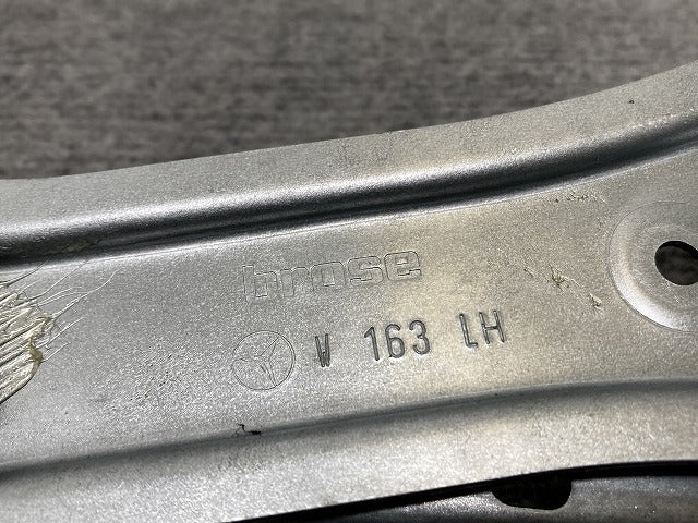 新品!Mクラス/ML W163 純正 左 フロントドア レギュレター/パワーウィンドウレギュレーター 1637201146 メルセデスベンツ(134749)