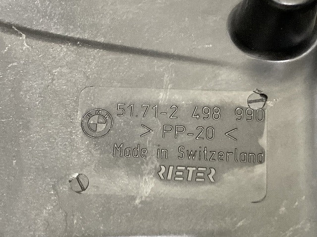 新品!5シリーズ Mスポーツ E39 純正 右 フロント フェンダーライナー 51.71-2 498 990 51712498990 BMW(134765)