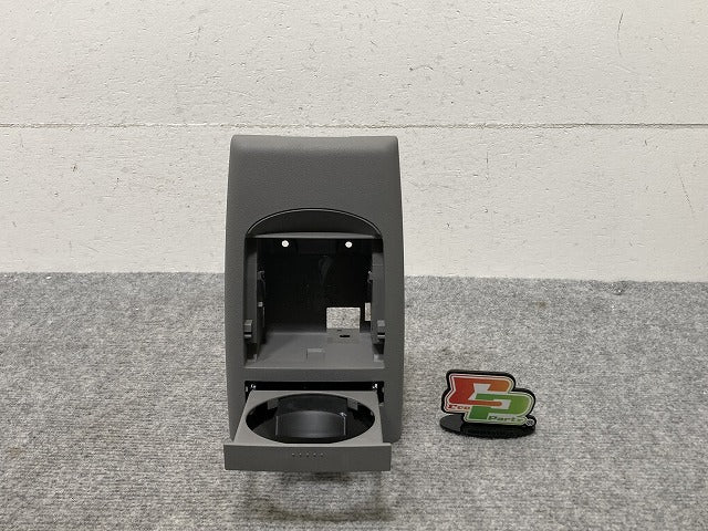 新品!ニュービートル 9C系 純正 後期  灰皿 シガー パネル/ドリンクホルダー/カップホルダー 1C0 863 617 G 1C0863617G3SG VW(134767)