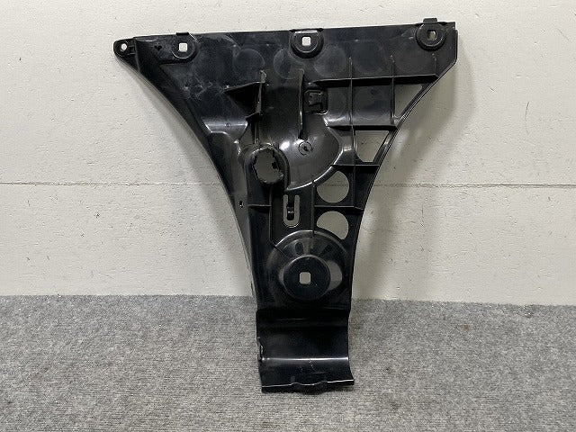 新品!5シリーズ E60 純正 右 リア バンパーブラケット 5112 7 033 716-23 51127033716 BMW(134793)