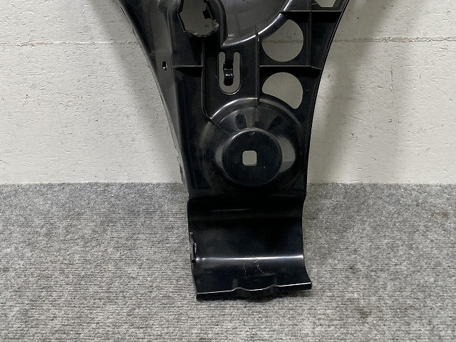 新品!5シリーズ E60 純正 右 リア バンパーブラケット 5112 7 033 716-23 51127033716 BMW(134793)
