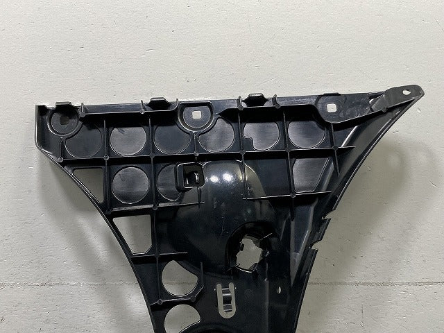 新品!5シリーズ E60 純正 右 リア バンパーブラケット 5112 7 033 716-23 51127033716 BMW(134794)
