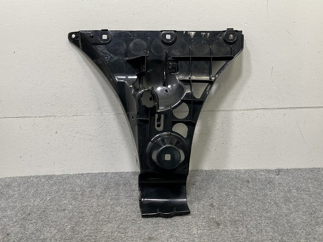 新品!5シリーズ E60 純正 右 リア バンパーブラケット 5112 7 033 716-23 51127033716 BMW(134794)