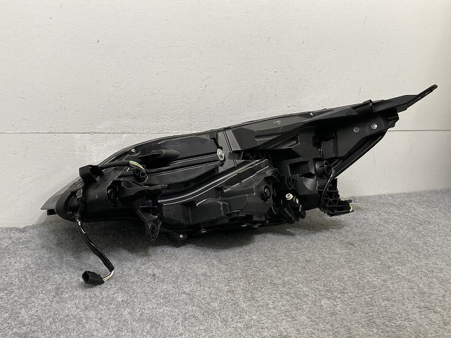 アリア/ARIYA FE0 純正 右 ヘッドライト/ランプ LED レベライザー付 STANLEY W5751 日産(134795)