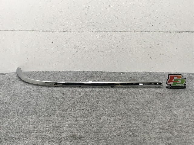 新品!パサート 3B/2001-2005 純正 右 リア バンパーメッキモール 3B9 807 460 3B98074602ZZ メッキ フォルクスワーゲン(134881)