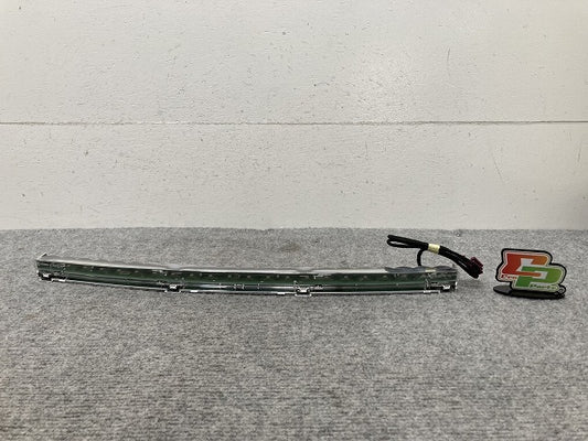 新品!CLAクラス/Eクラス/CLSクラス C117/W213/C257 純正 ハイマウントストップランプ LED A099 906 72 00 0999064301 ベンツ(134896)