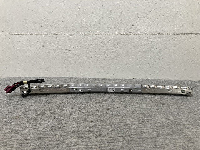 新品!CLAクラス/Eクラス/CLSクラス C117/W213/C257 純正 ハイマウントストップランプ LED A099 906 72 00 0999064301 ベンツ(134896)