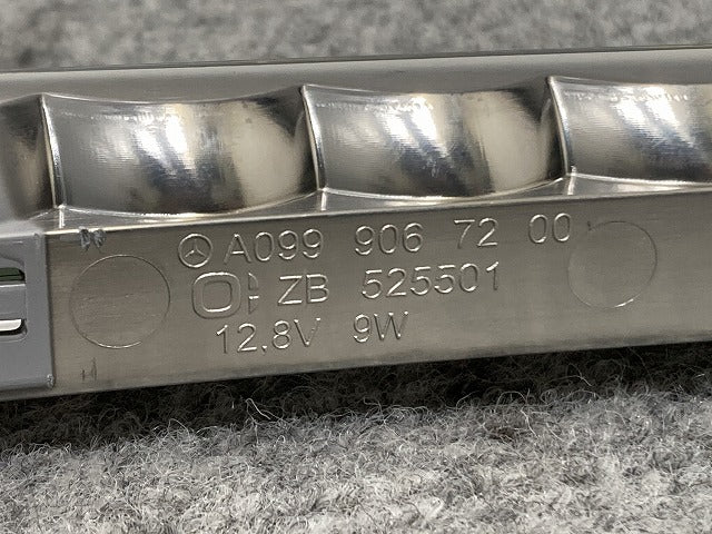 新品!CLAクラス/Eクラス/CLSクラス C117/W213/C257 純正 ハイマウントストップランプ LED A099 906 72 00 0999064301 ベンツ(134896)