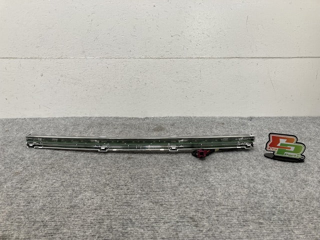 新品!CLAクラス/Eクラス/CLSクラス C117/W213/C257 純正 ハイマウントストップランプ LED A099 906 72 00 0999064301 ベンツ(134897)