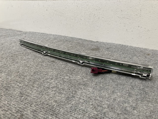 新品!CLAクラス/Eクラス/CLSクラス C117/W213/C257 純正 ハイマウントストップランプ LED A099 906 72 00 0999064301 ベンツ(134897)