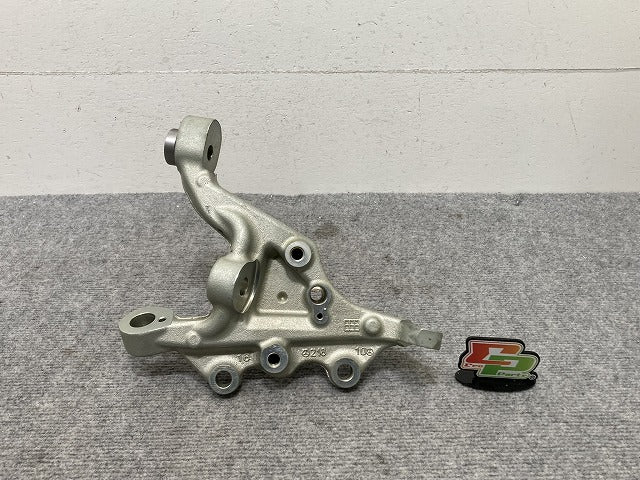 新品!Eクラス/CLSクラス W212/C218 純正 右 フロント ナックル/ステアリングナックル 2123300220 メルセデスベンツ(134904)