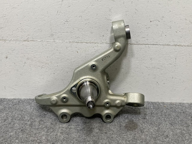 新品!Eクラス/CLSクラス W212/C218 純正 右 フロント ナックル/ステアリングナックル 2123300220 メルセデスベンツ(134904)