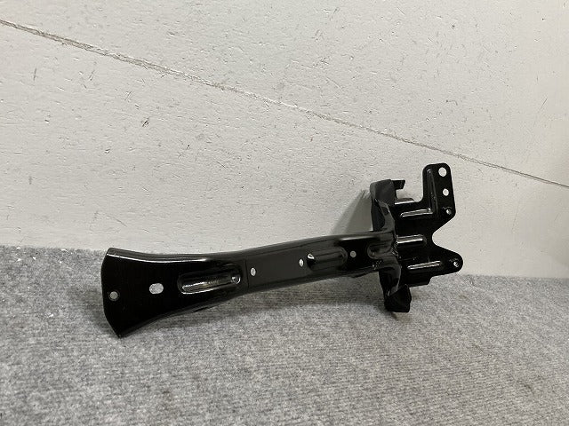 新品!トゥアレグ 7L系 純正 ラジエーターサポート/ブラケット 7L0.805.799 7L0805799D フォルクスワーゲン(134907)