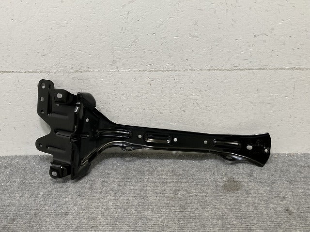 新品!トゥアレグ 7L系 純正 ラジエーターサポート/ブラケット 7L0.805.799 7L0805799D フォルクスワーゲン(134907)