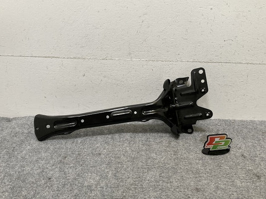 新品!トゥアレグ 7L系 純正 ラジエーターサポート/ブラケット 7L0.805.799 7L0805799D フォルクスワーゲン(134908)