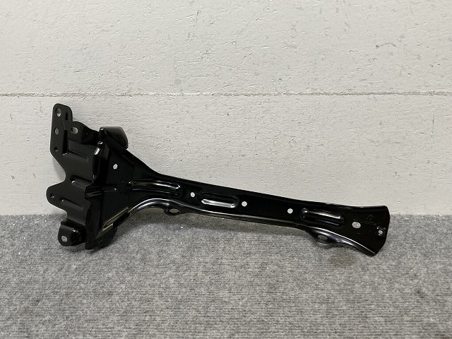 新品!トゥアレグ 7L系 純正 ラジエーターサポート/ブラケット 7L0.805.799 7L0805799D フォルクスワーゲン(134908)