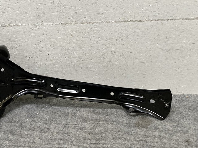 新品!トゥアレグ 7L系 純正 ラジエーターサポート/ブラケット 7L0.805.799 7L0805799D フォルクスワーゲン(134908)
