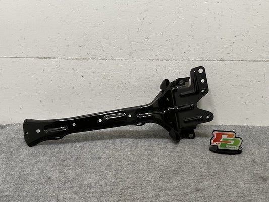 新品!トゥアレグ 7L系 純正 ラジエーターサポート/ブラケット 7L0.805.799 7L0805799D フォルクスワーゲン(134909)