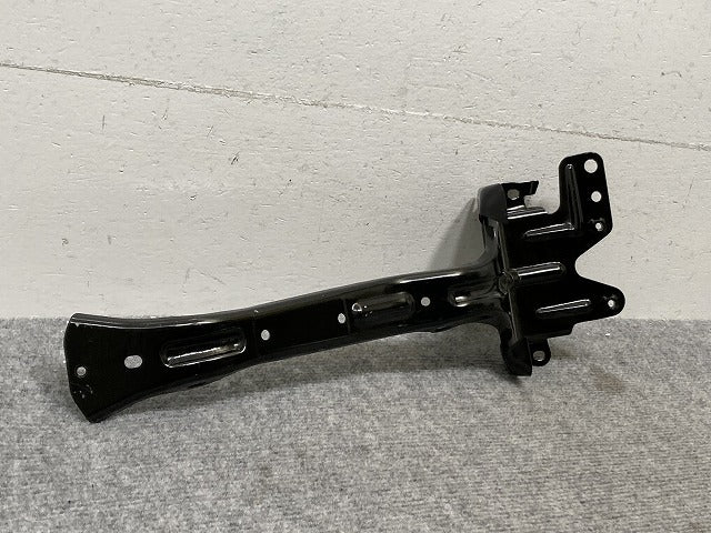 新品!トゥアレグ 7L系 純正 ラジエーターサポート/ブラケット 7L0.805.799 7L0805799D フォルクスワーゲン(134909)