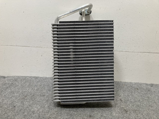 新品!Eクラス W210/1995-2002 社外 エアコン エバポレーター 2108300958 メルセデスベンツ(134970)