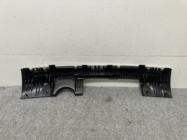 新品!A6(C5)オールロードクワトロ 4B系 純正 リア バンパーガード/アンダーカバー 4Z7 807 835 B 4Z7807835B シルバー アウディ(134980)