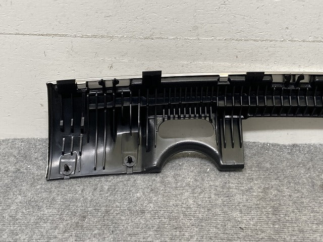 新品!A6(C5)オールロードクワトロ 4B系 純正 リア バンパーガード/アンダーカバー 4Z7 807 835 B 4Z7807835B シルバー アウディ(134980)