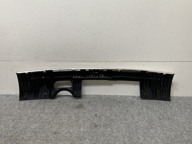 新品!A6(C5)オールロードクワトロ 4B系 純正 リア バンパーガード/アンダーカバー 4Z7807835B シルバー アウディ(134982)