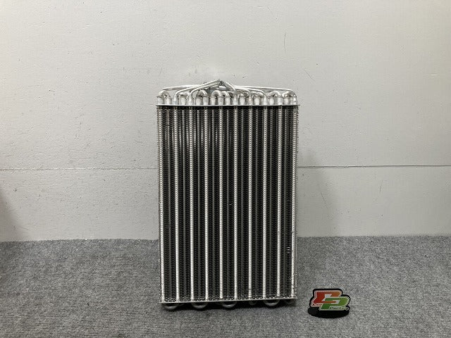 新品!Eクラス W210/1995-2002 社外 エアコン エバポレーター 2108300458 メルセデスベンツ(134983)