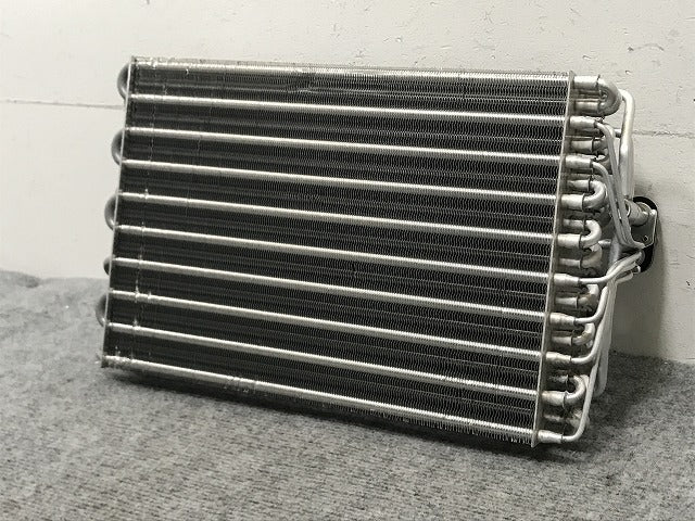 新品!Eクラス W210/1995-2002 社外 エアコン エバポレーター 2108300458 メルセデスベンツ(134985)