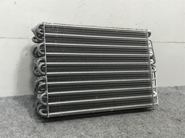新品!Eクラス W210/1995-2002 社外 エアコン エバポレーター 2108300458 メルセデスベンツ(134986)