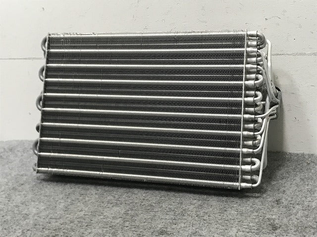 新品!Eクラス W210/1995-2002 社外 エアコン エバポレーター 2108300458 メルセデスベンツ(134986)