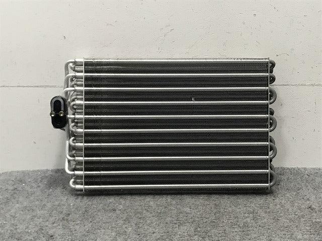 新品!Eクラス W210/1995-2002 社外 エアコン エバポレーター 2108300458 メルセデスベンツ(134986)