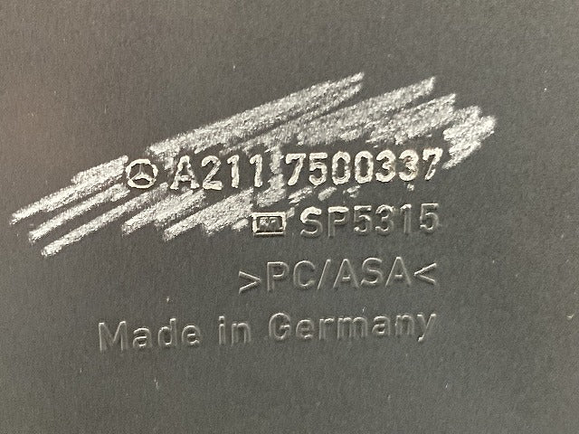新品!Eクラス W211 純正 リア ナンバーベース/トランクリッド ガーニッシュ A211 7500337 21175003379999 未塗装 メルセデスベンツ(134995)
