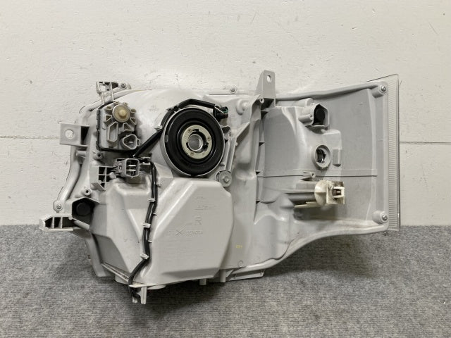 ハイエース/レジアスエース 200系/4型/5型/6型/7型 純正 後期 右 ヘッドライト/ランプ レベライザーLED 刻印A3 KOITO 26-137(135014)