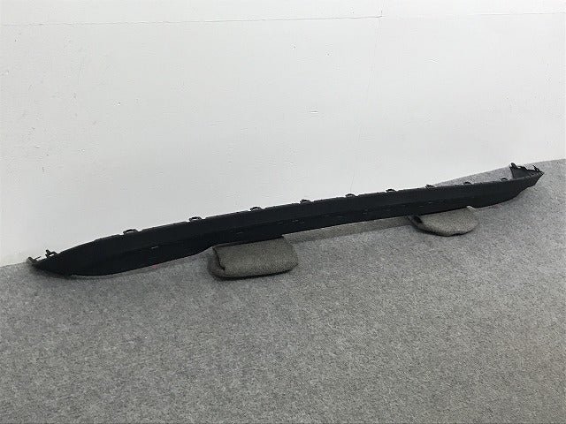新品!Cクラス W205 純正 リア バンパーガーニッシュ/ディフューザー/アンダー A 205 885 11 38 2058856938 素地 メルセデスベンツ(135041)