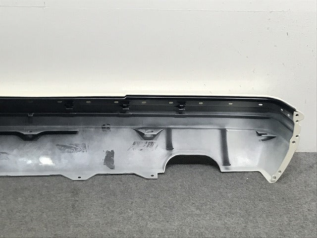新品!セドリック/グロリア Y31系 純正 リア バンパー 85022 10V00 H5022-VS0MA ホワイト ソリッド 日産(135073)