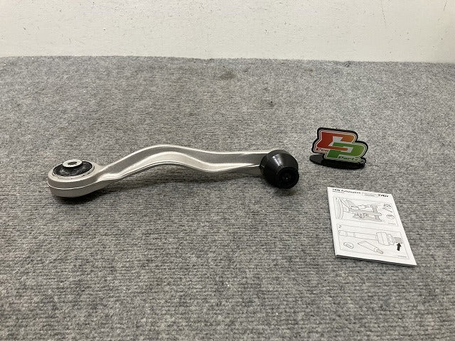 新品!A4(B5) 8D系 社外 右 フロント アッパーアーム 4D0 407 515C 4D0407510J アウディ(135083)