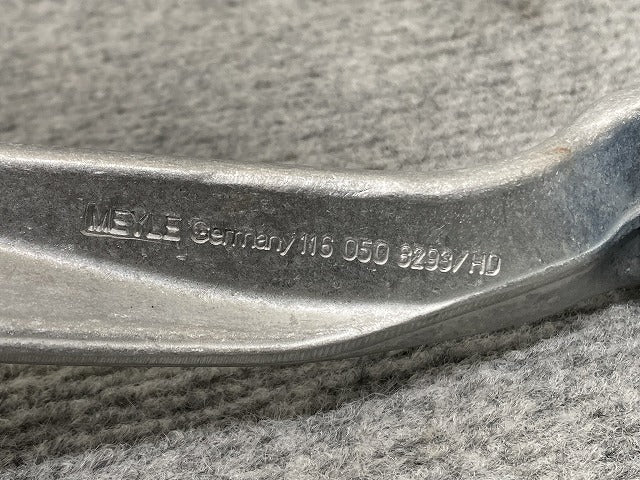 新品!A4(B5) 8D系 社外 右 フロント アッパーアーム 116 050 8293 4D0407510J アウディ(135084)