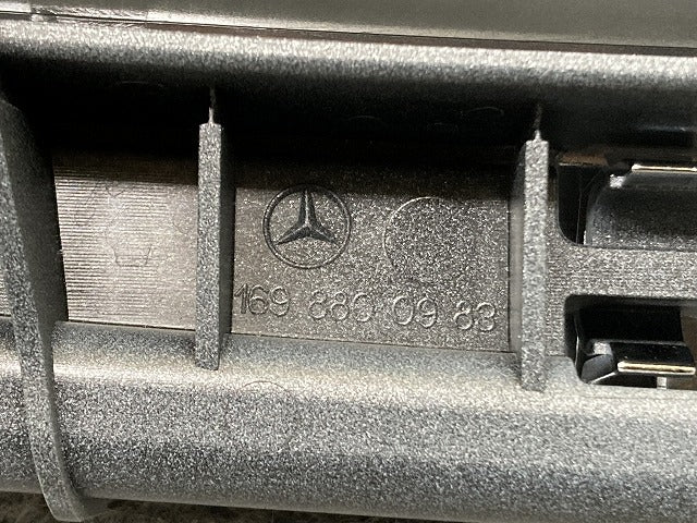 新品!Aクラス W169 純正 前期 フロント グリル/ラジエーターグリル 169 880 09 83 16988009839744 シルバー メルセデスベンツ(135089)