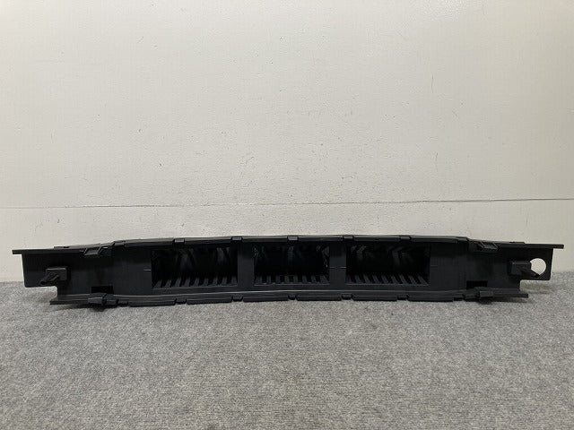 新品!XC70 BB系 純正 フロント バンパー ホースメント 30678674 V30678674 ボルボ(135134)