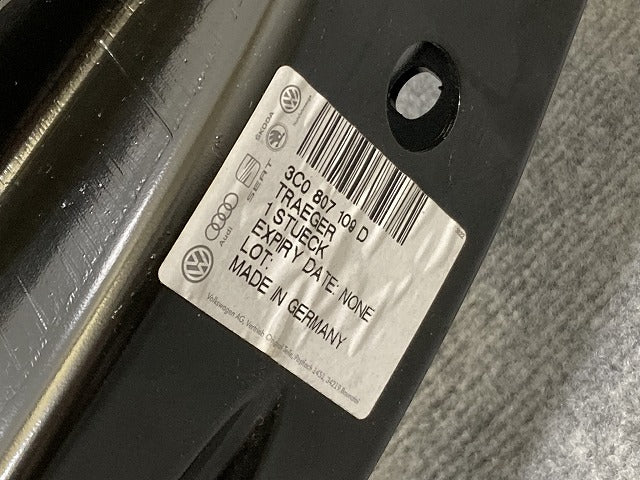 新品!パサート 3C/2008-2011 純正 フロント バンパーホースメント 3C0 807 109 D 3C0807109D フォルクスワーゲン(135162)