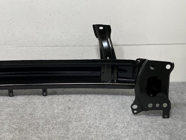 新品!パサート 3C/2008-2011 純正 フロント バンパーホースメント 3C0 807 109 D 3C0807109D フォルクスワーゲン(135162)