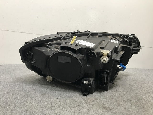 CLAクラス C118/X118 純正 前期 左 ヘッドライト/ランプ LED HELLA A 118 906 33 00/1189063300 メルセデスベンツ(135165)