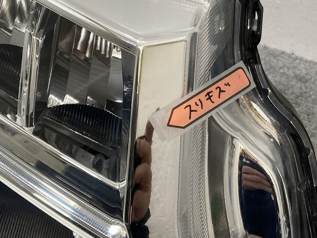 ルーミー/トール/カスタム M900A/M910A/M900S/M910S 純正 前期 右 ヘッドライト LED レベライザー STANLEY W3918 81130-B1220(135166)
