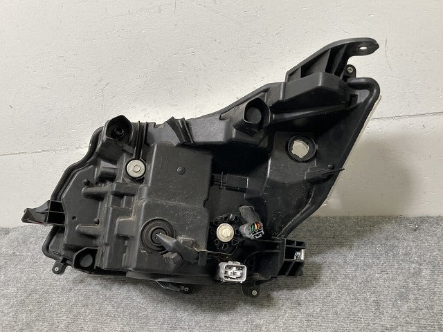 ルーミー/トール/カスタム M900A/M910A/M900S/M910S 純正 前期 右 ヘッドライト LED レベライザー STANLEY W3918 81130-B1220(135166)