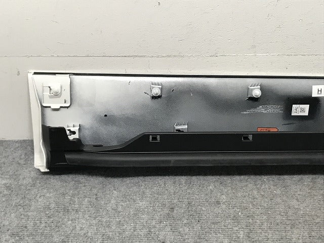 ヴォクシー/ノア 90系/ZWR90W/ZWR95W/MZRA90W/MZRA95W 純正 左 スライド ドア サイドパネル 76906-V1030 ホワイトパール 070 トヨタ(135192)